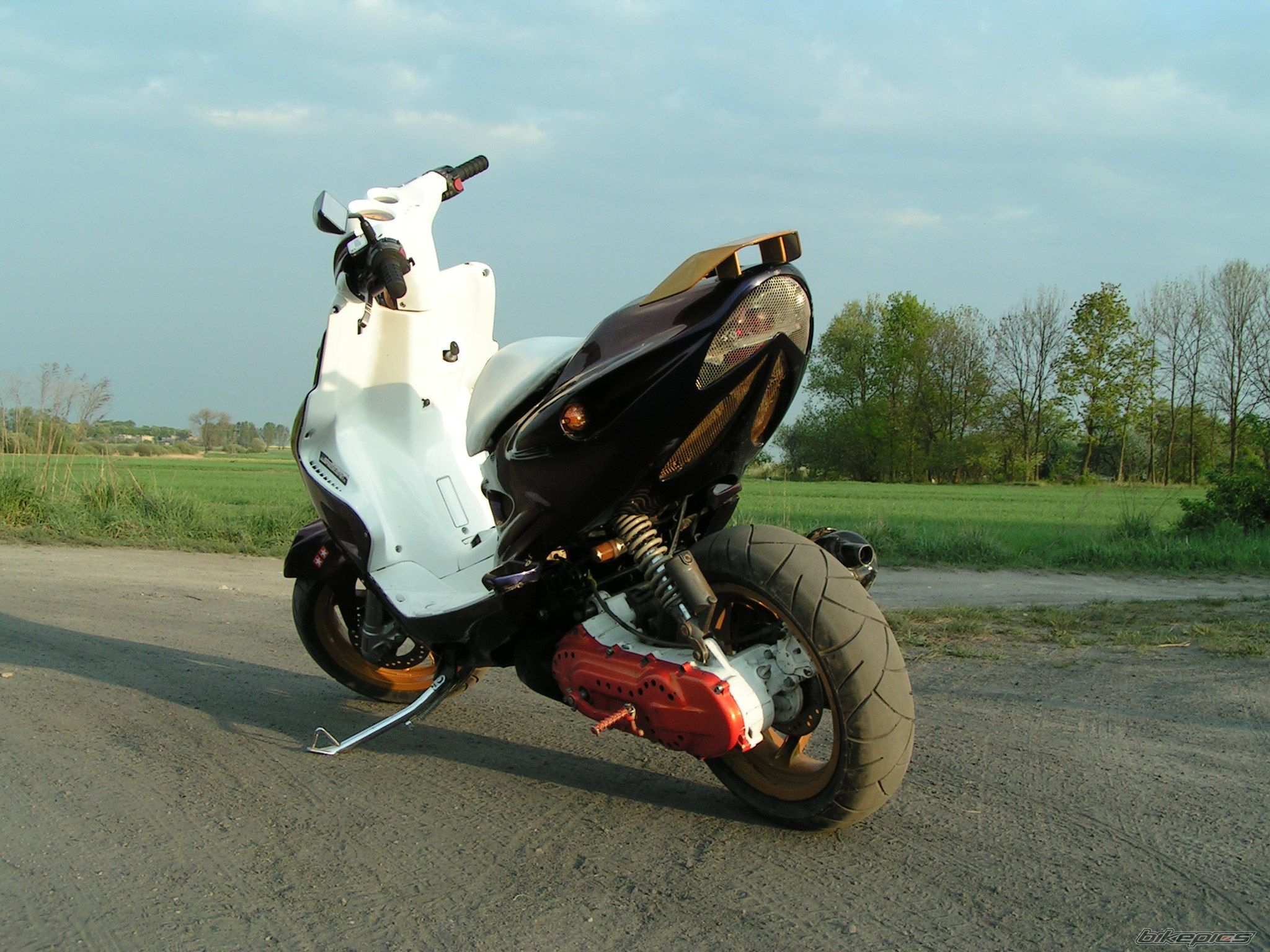 2005 YAMAHA AEROX 50 | Picture 880300 motorcycle photo