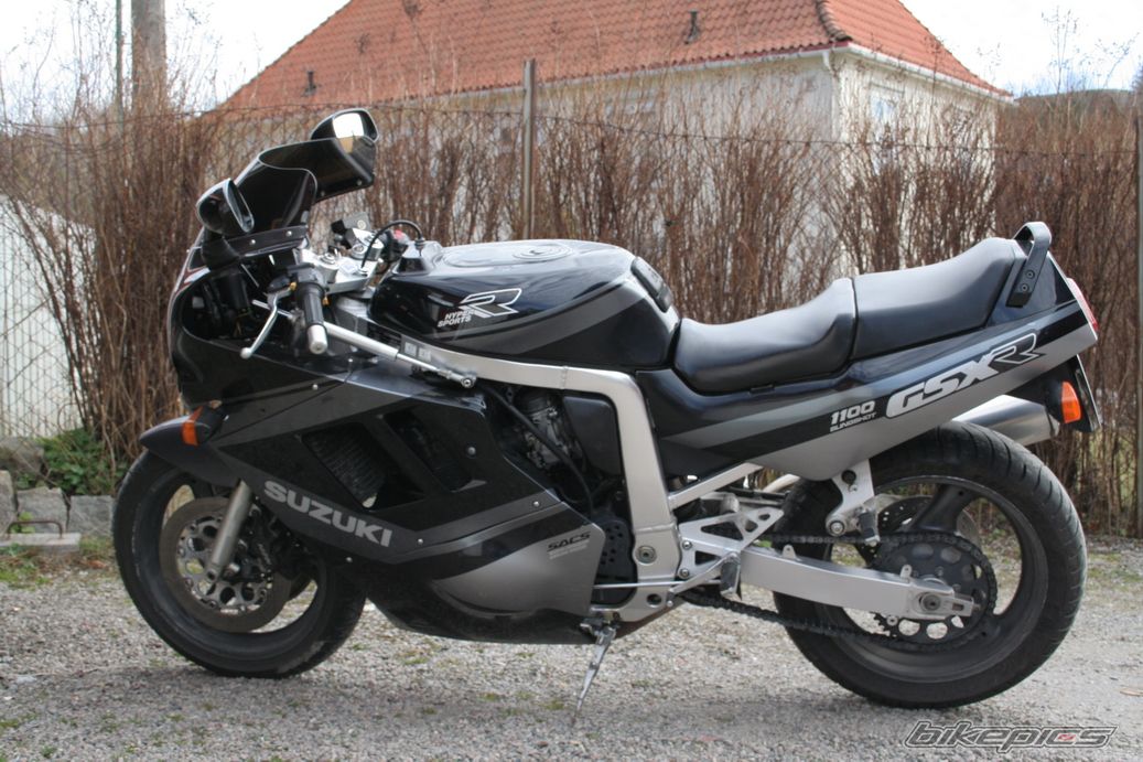1989 SUZUKI GSX R 1100 | Picture 889156 motorcycle photo
