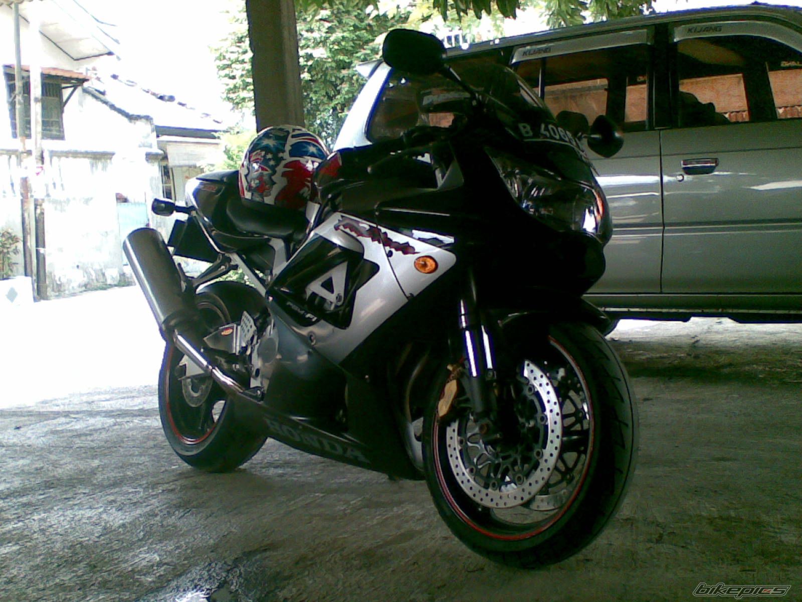 2001 HONDA CBR 900 | Picture 896852 motorcycle photo