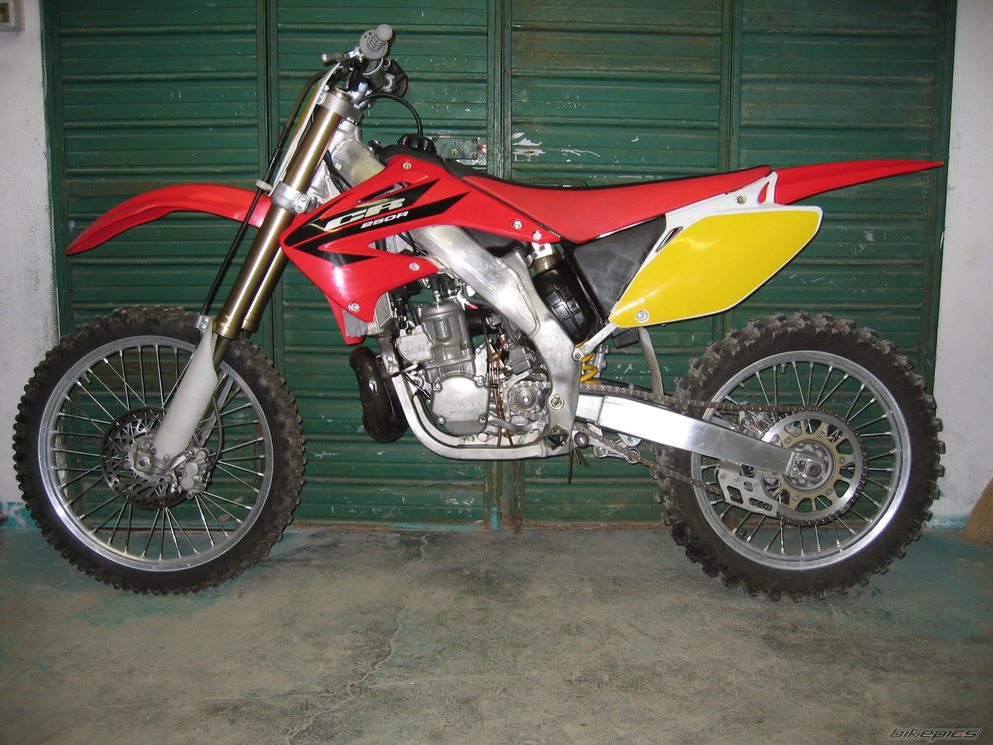 2004 HONDA CR 250 | Picture 897313 motorcycle photo