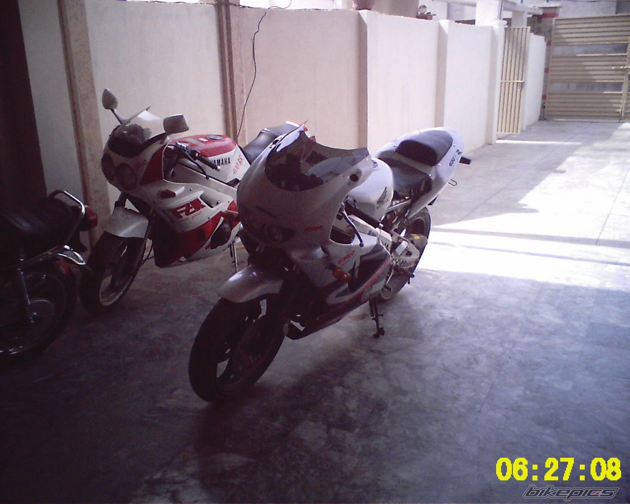 2000 HONDA CBR 400 | Picture 900771 motorcycle photo