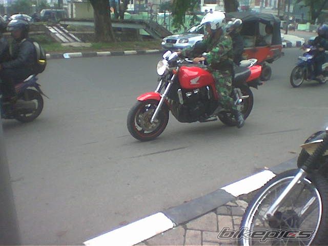 1998 SUZUKI GSX 400 | Picture 916319 motorcycle photo