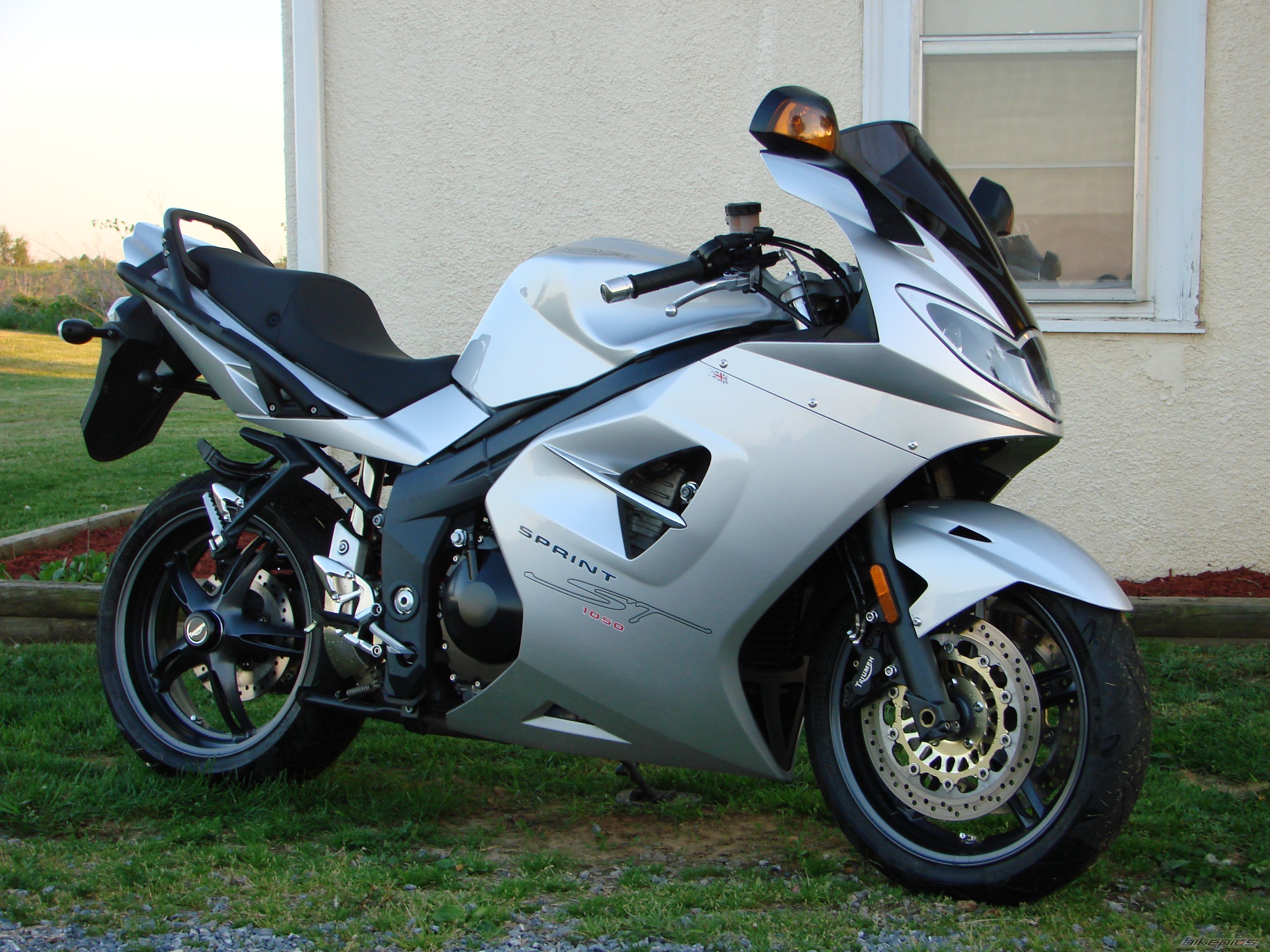2005 TRIUMPH SPRINT ST | Picture 924076 motorcycle photo