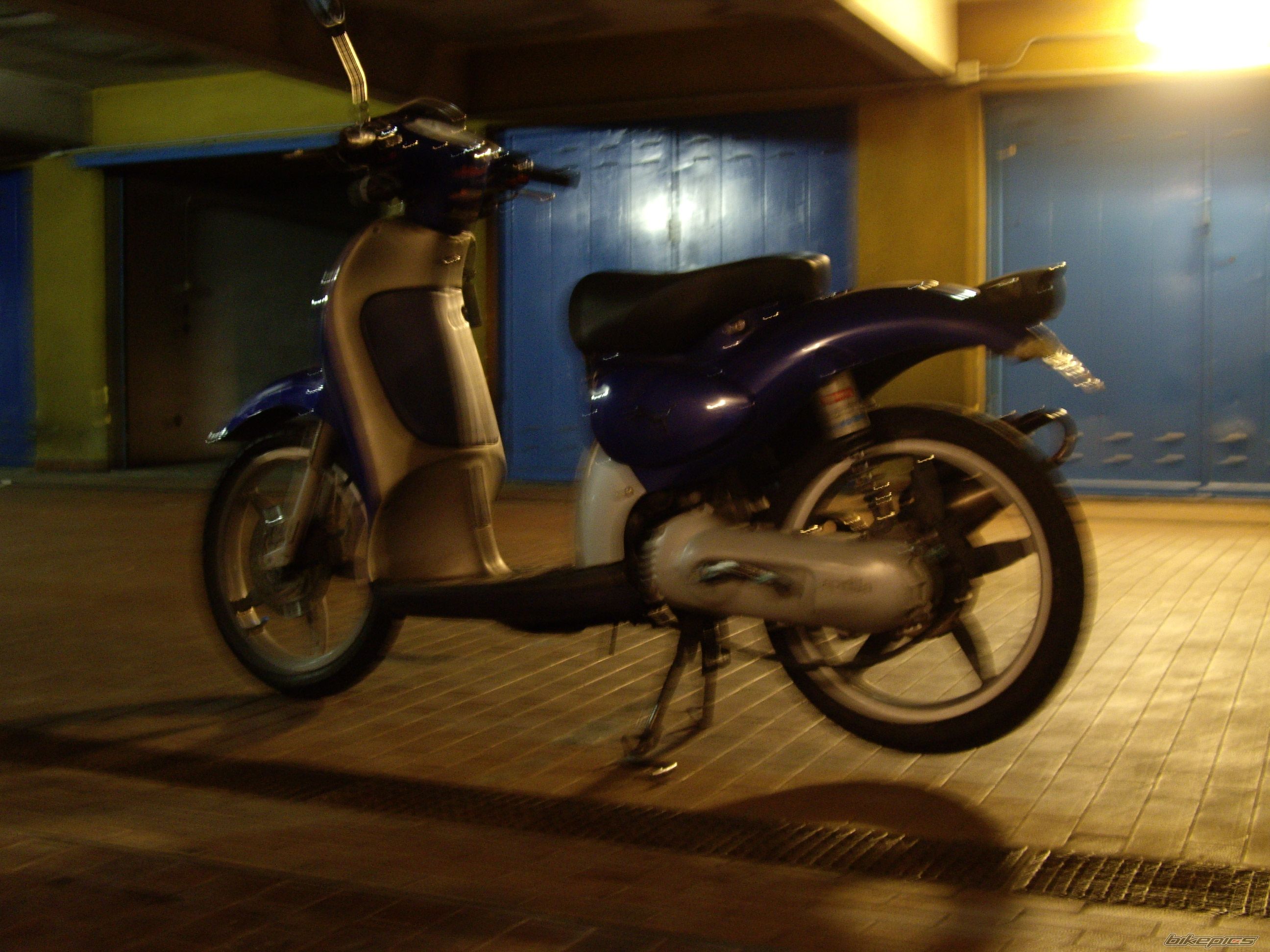 2005 APRILIA SCARABEO 50 | Picture 924516 motorcycle photo