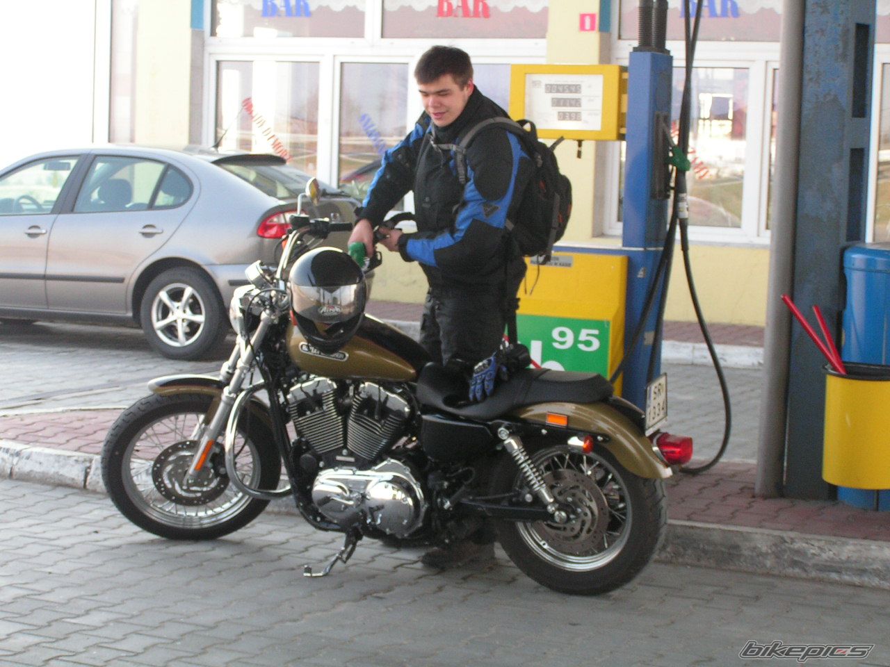 2007 HARLEY DAVIDSON XL 1200 C | Picture 925641 motorcycle photo