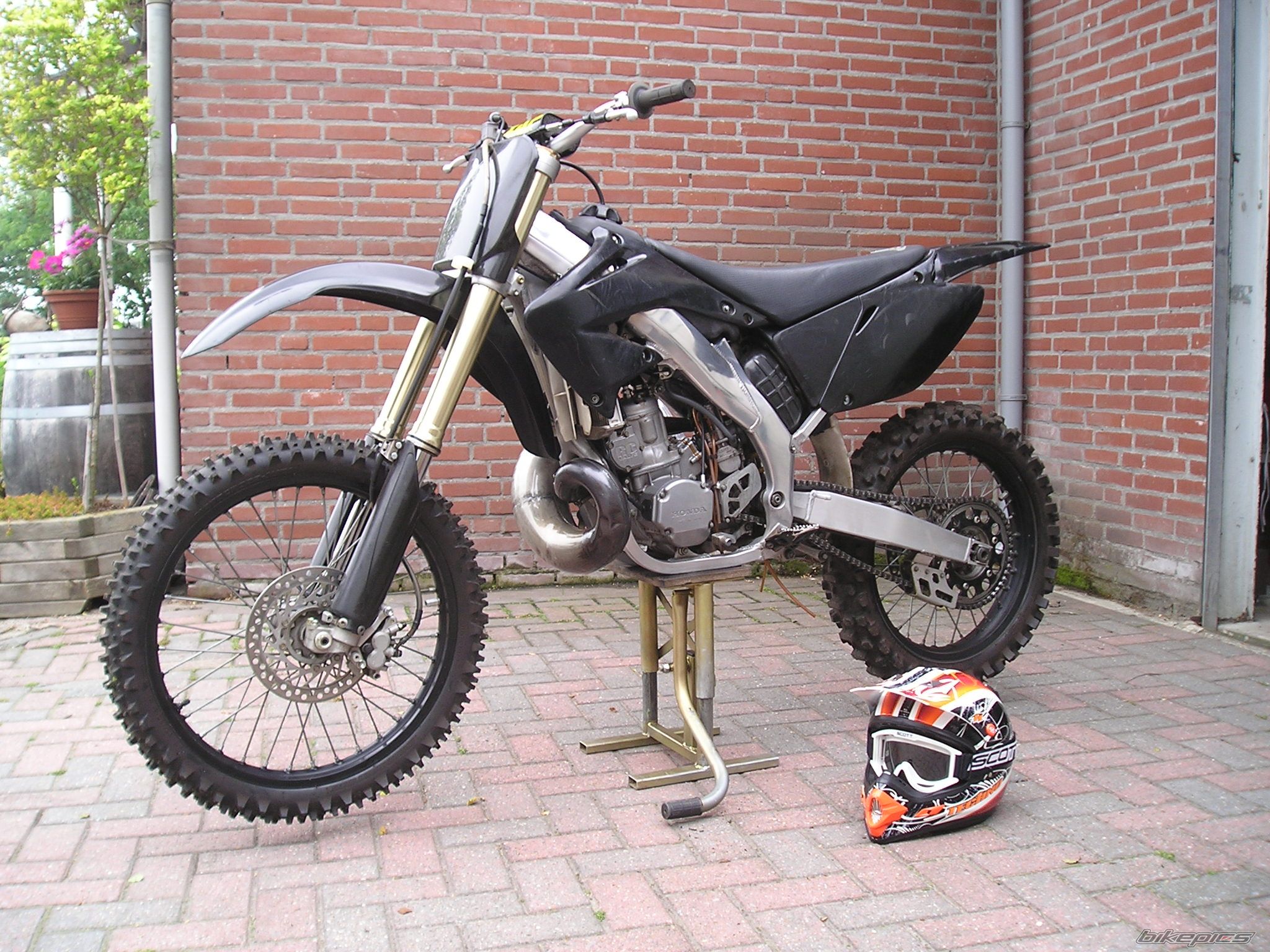 2002 HONDA CR 250 | Picture 926748 motorcycle photo