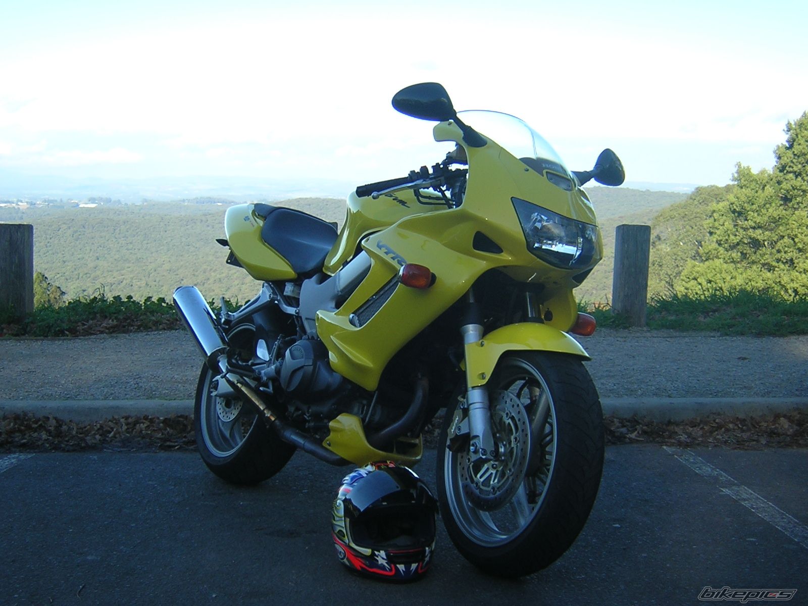 2000 HONDA VTR 1000 | Picture 928818 motorcycle photo