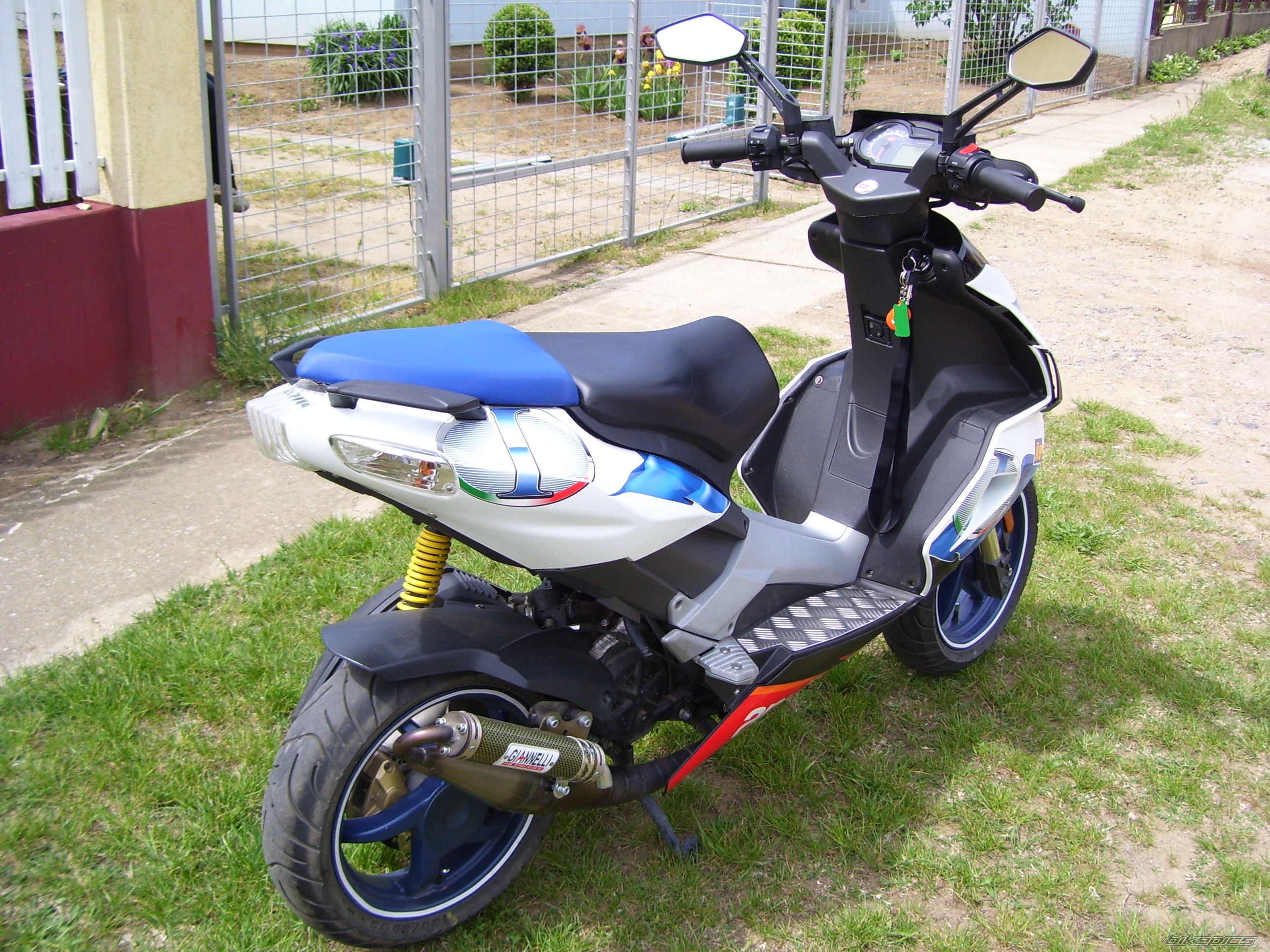 2006 APRILIA SR 50 | Picture 932432 motorcycle photo