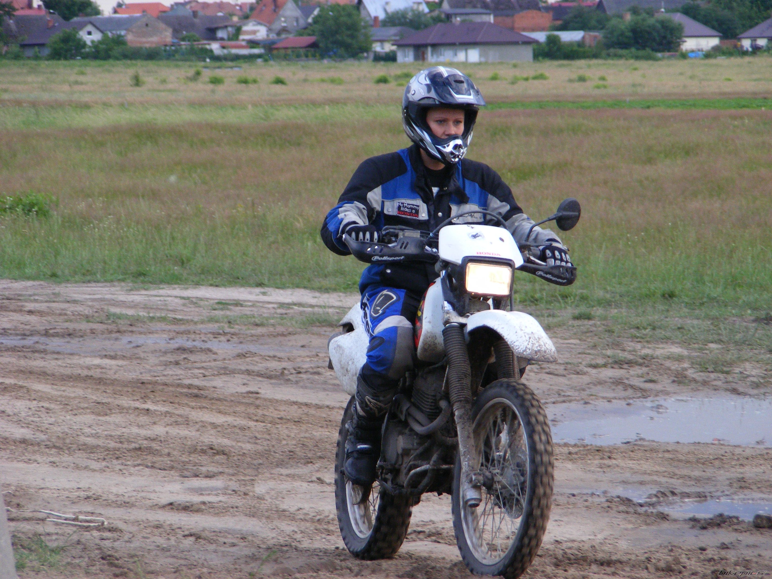 1998 HONDA XR 400 | Picture 935294 motorcycle photo