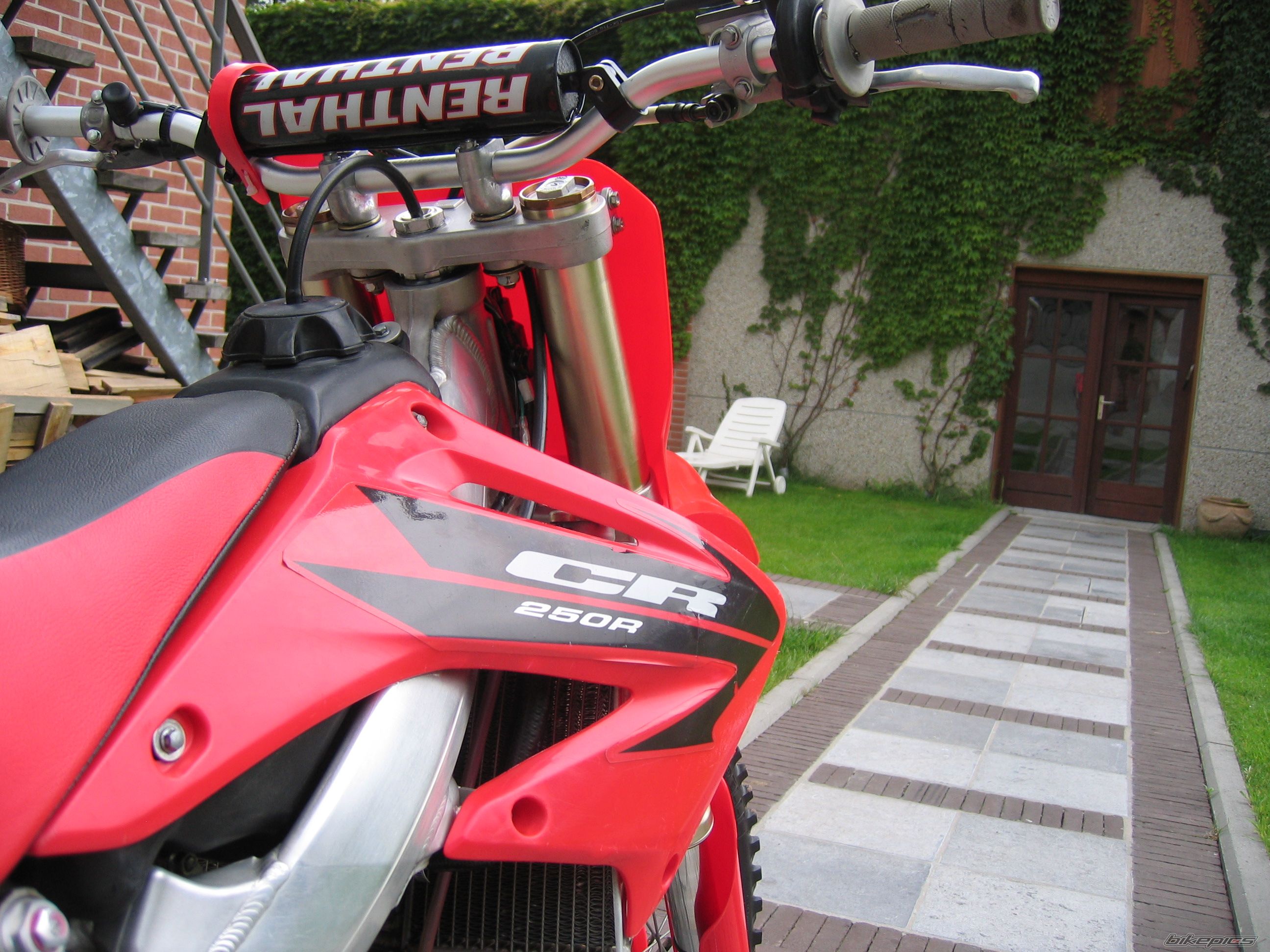 2002 HONDA CR 250 | Picture 940335 motorcycle photo