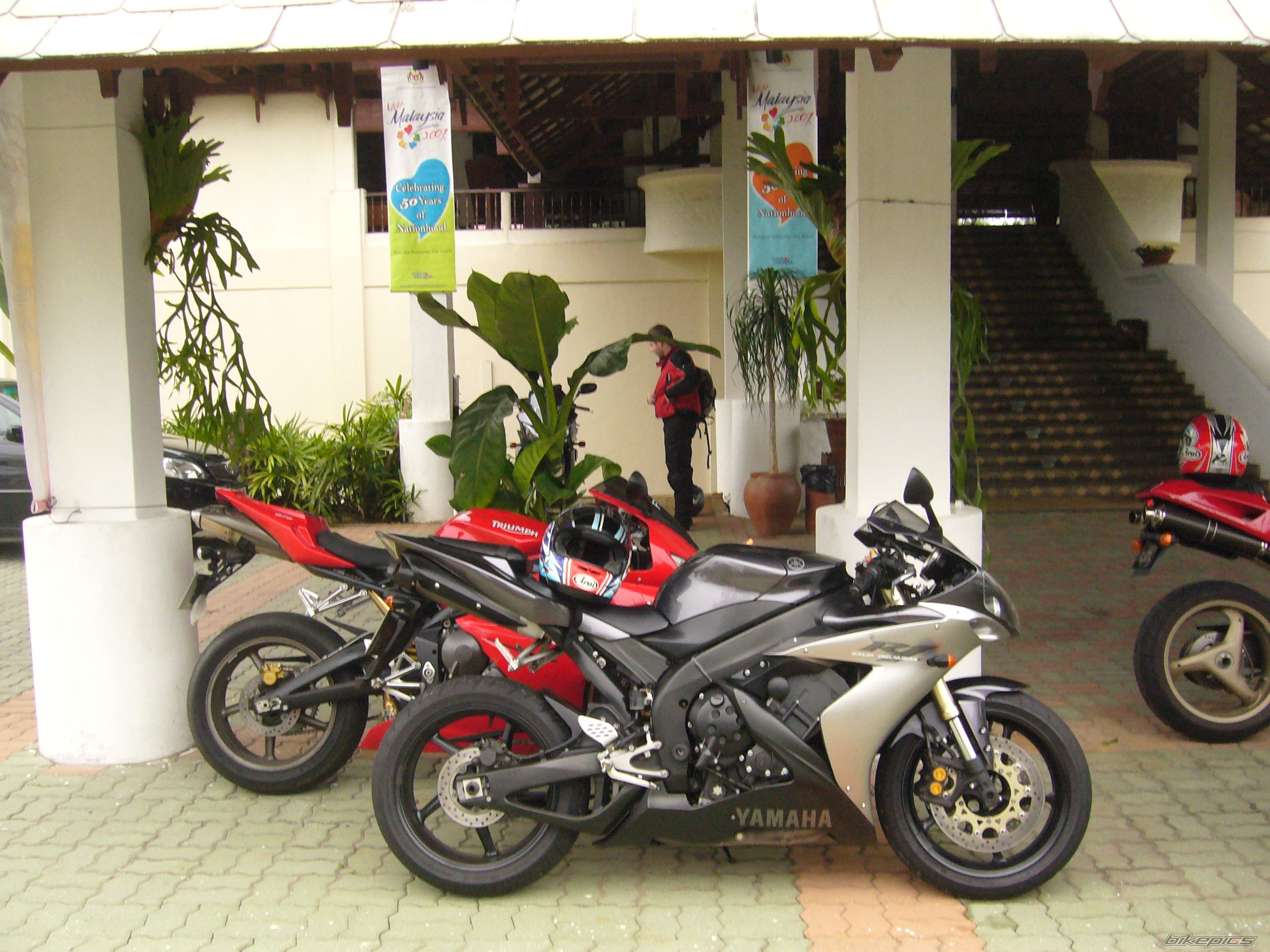2004 YAMAHA YZF R1 | Picture 942340 motorcycle photo