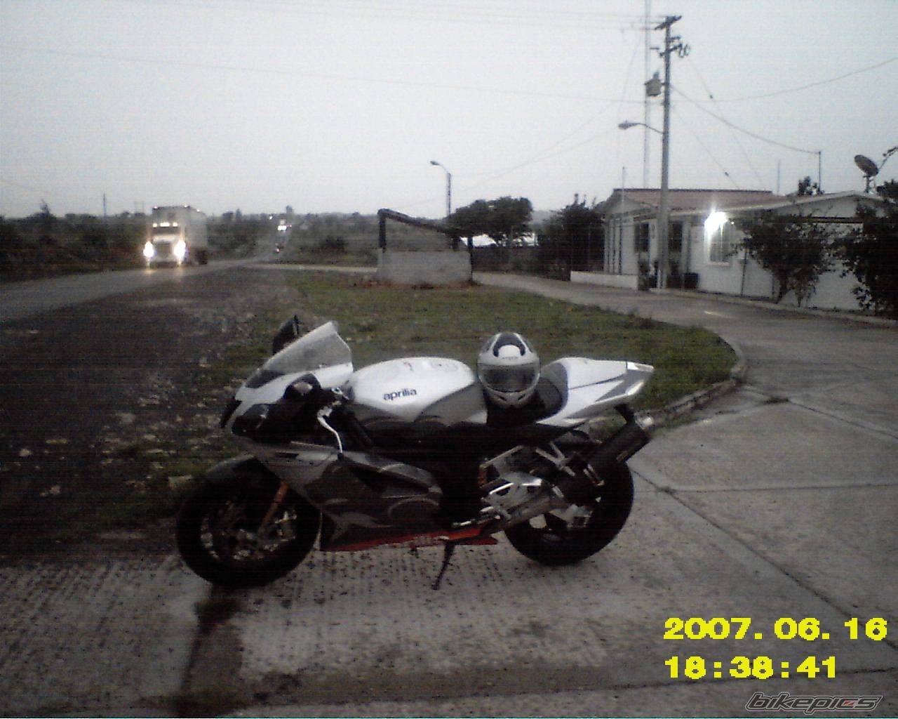 2006 APRILIA RSV MILLE FACTORY | Picture 943282 motorcycle photo