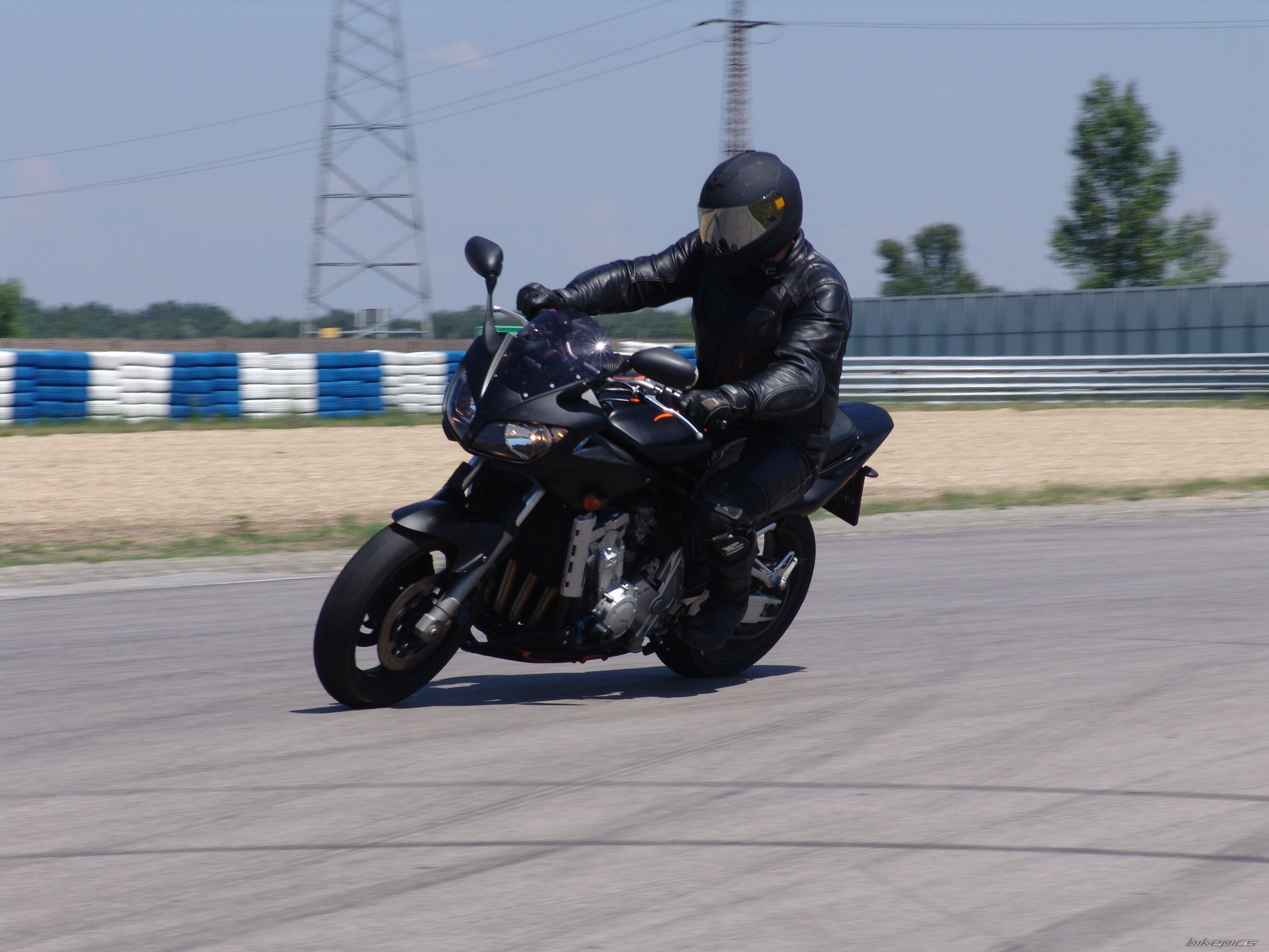 2003 YAMAHA FZS 1000 FAZER | Picture 945010 motorcycle photo