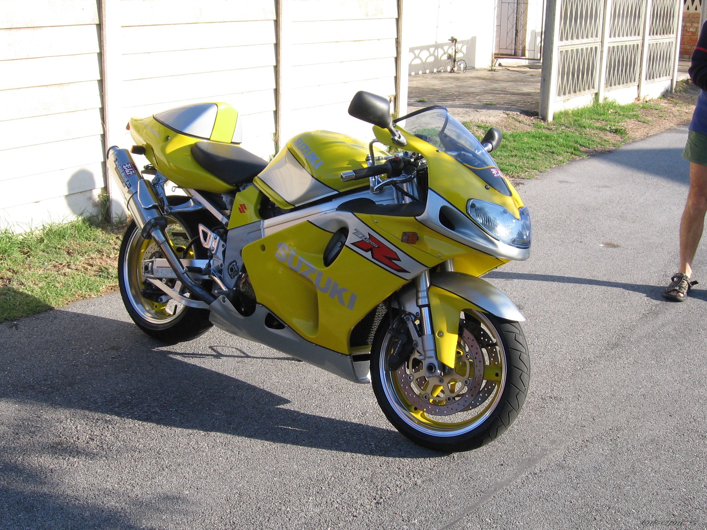 2001 SUZUKI TL1000R | Picture 947875 motorcycle photo