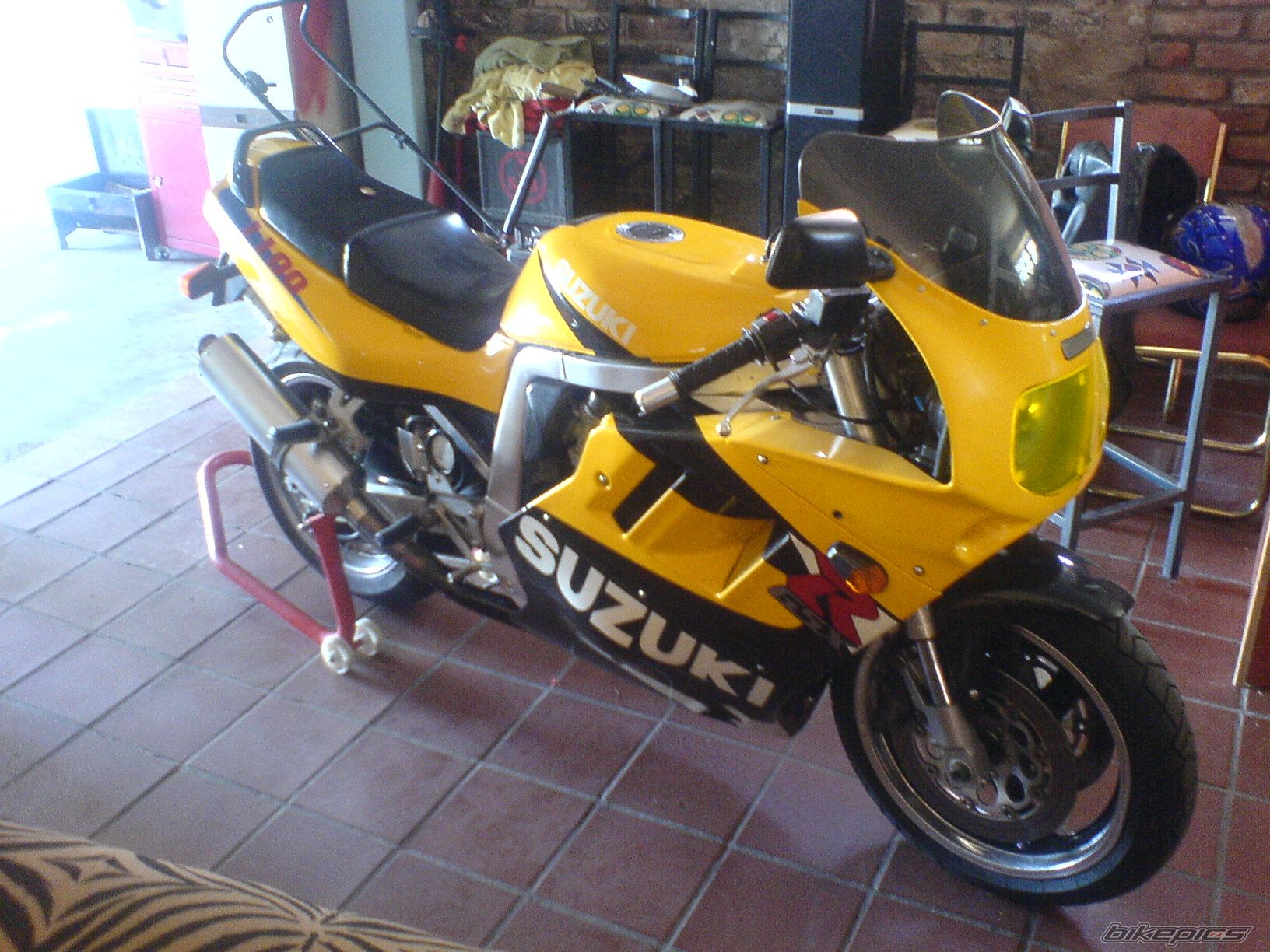 1991 SUZUKI GSX R 1100 | Picture 950325 motorcycle photo