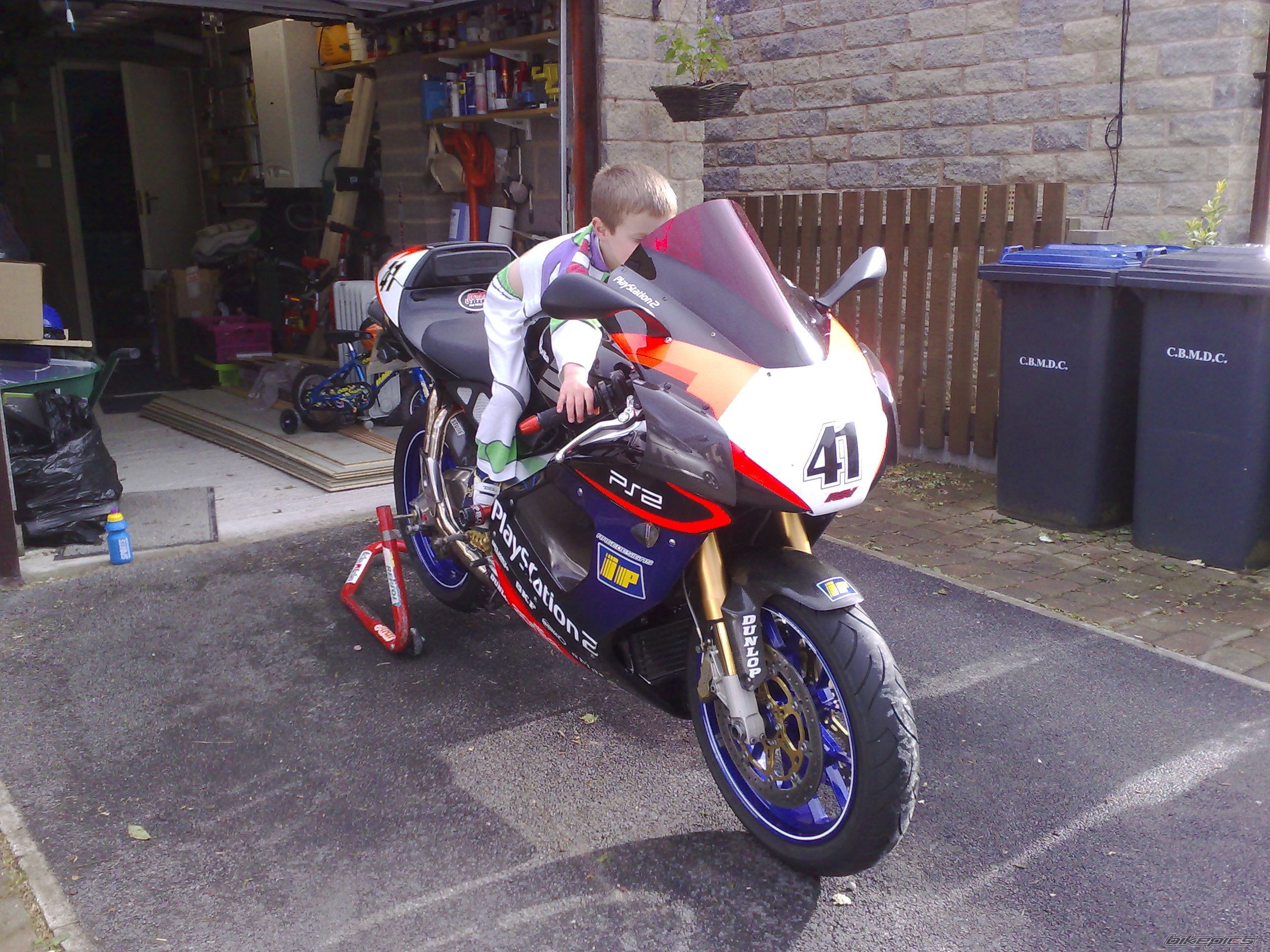 2001 APRILIA RSV 1000R MILLE | Picture 951971 motorcycle photo