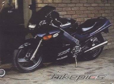 1990 KAWASAKI ZZR 250 | Picture 9579 motorcycle photo