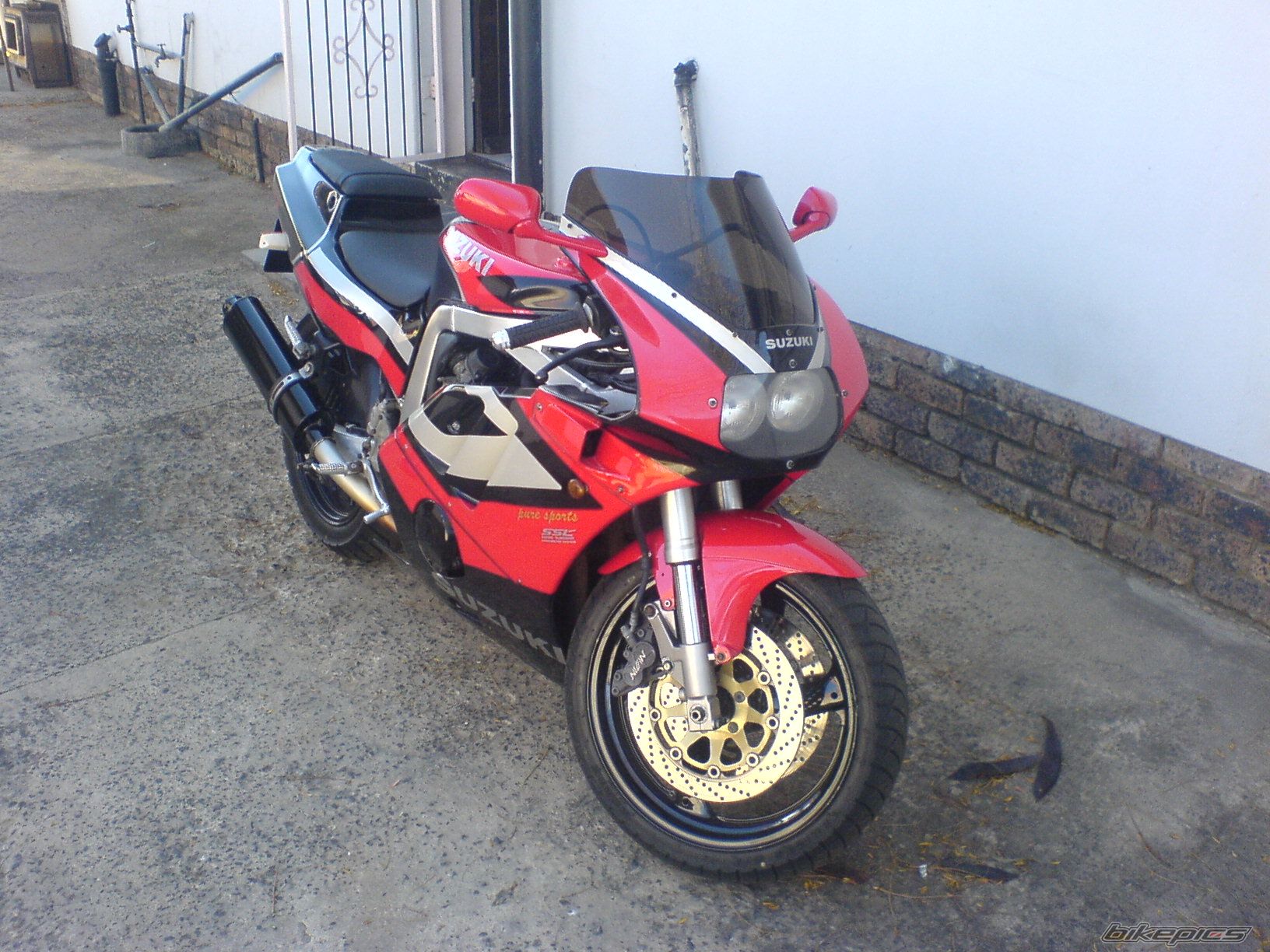 2002 SUZUKI GSX R 400 | Picture 960981 motorcycle photo