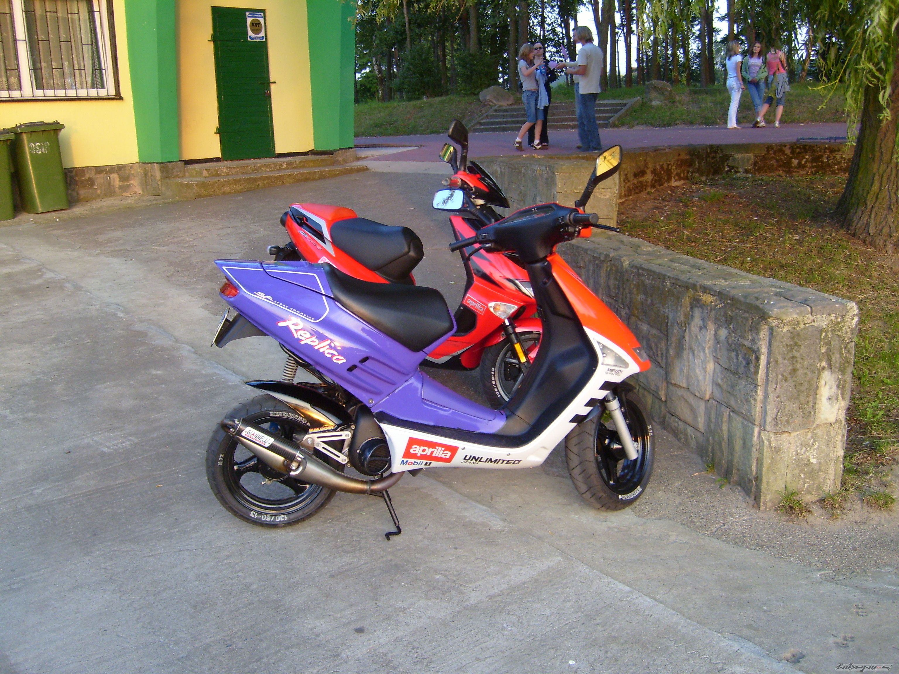 2002 APRILIA SR 50 | Picture 971003 motorcycle photo