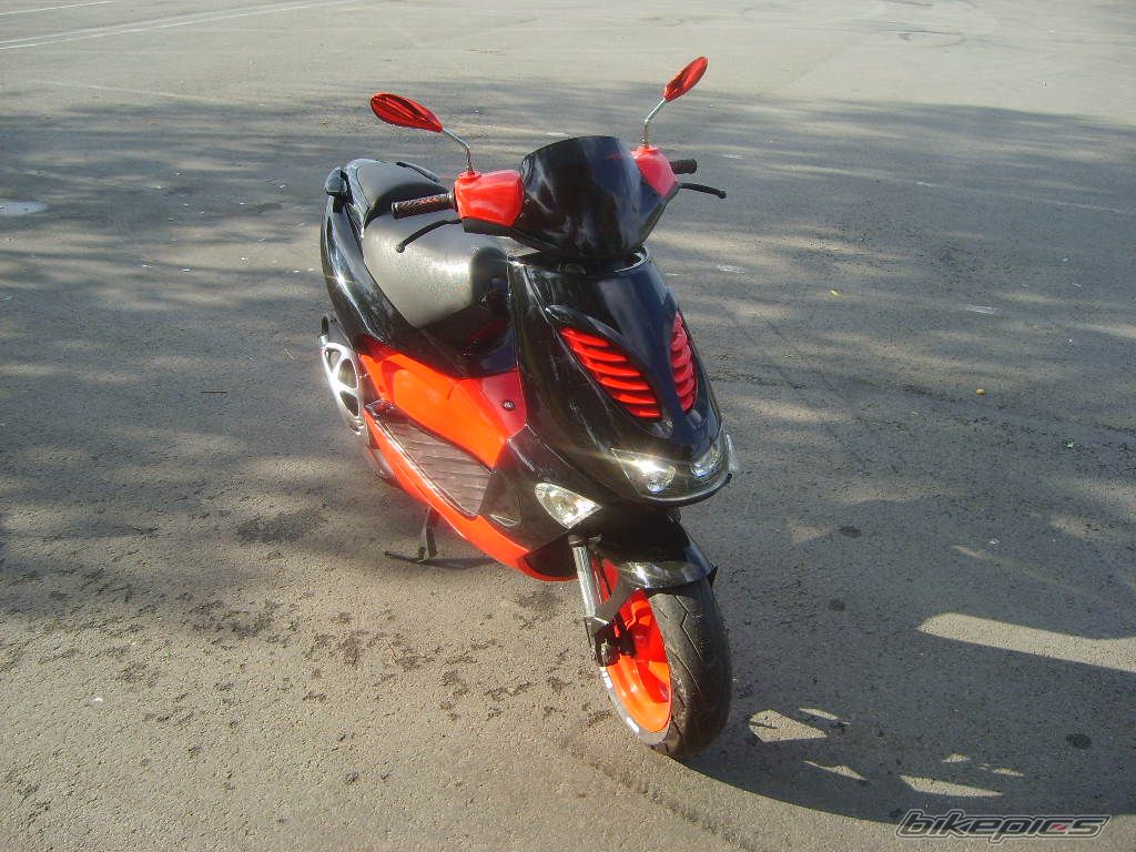 2002 APRILIA SR 50 | Picture 973379 motorcycle photo