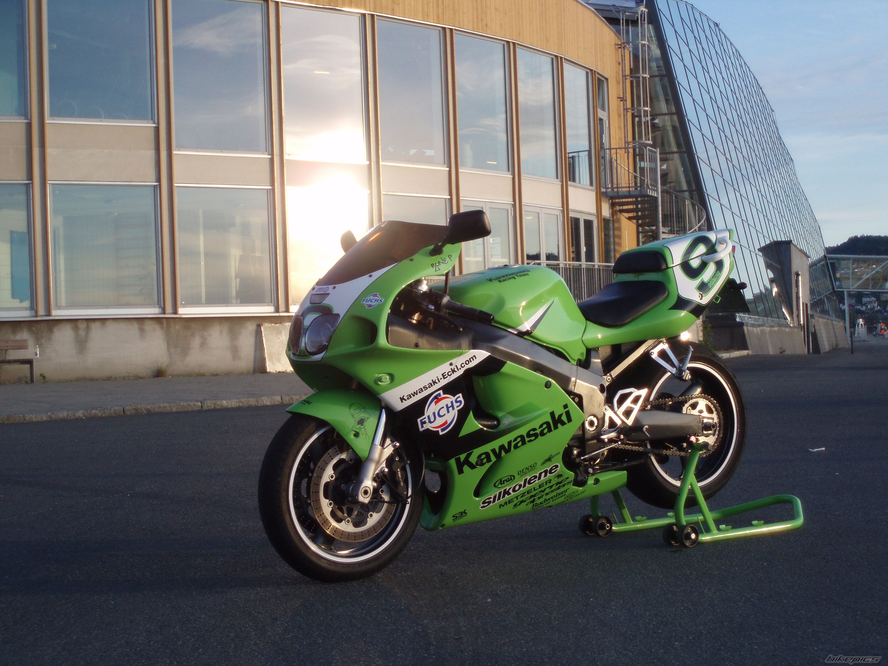 2000 KAWASAKI ZX 7R | Picture 979290 motorcycle photo