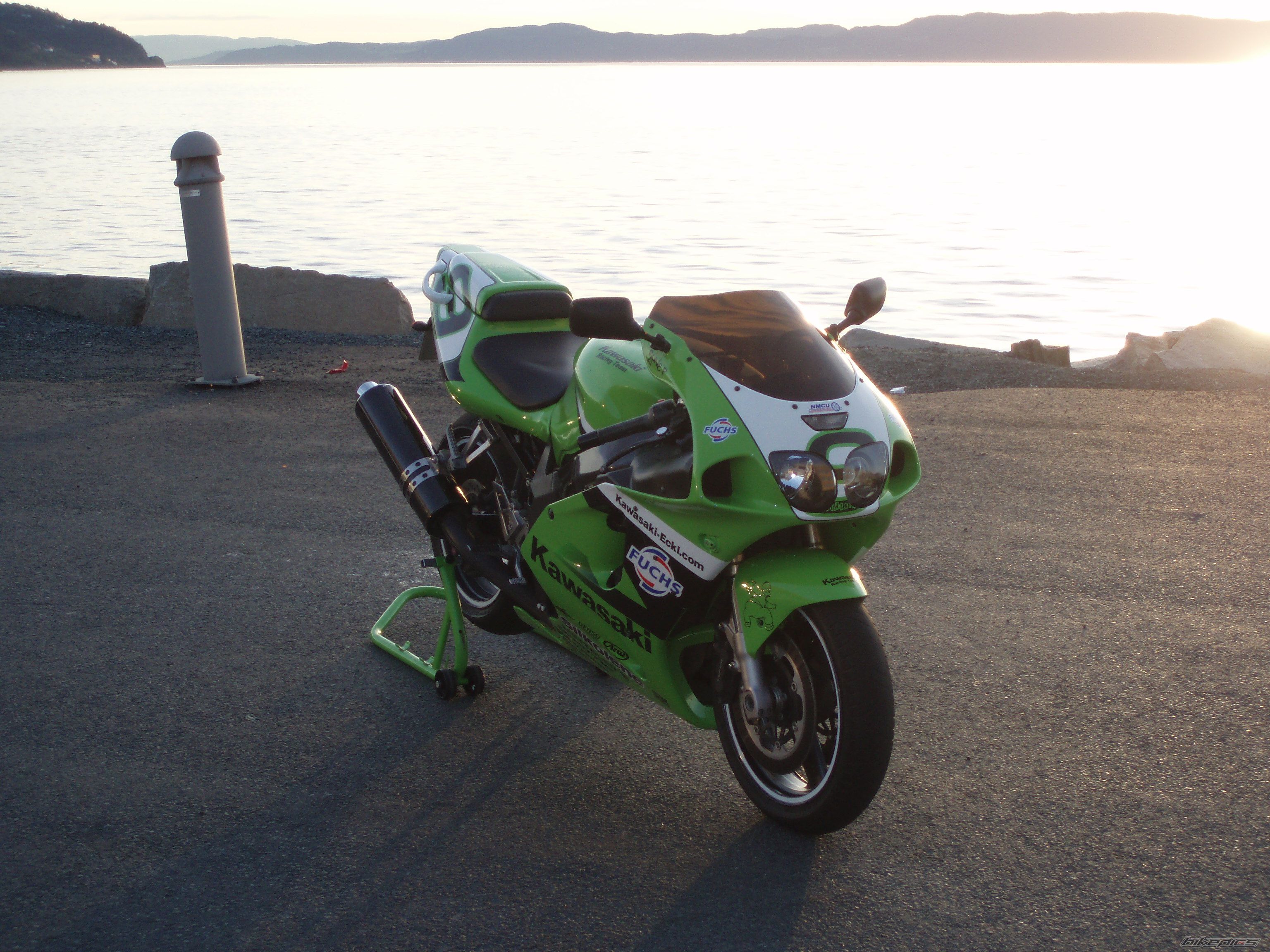 2000 KAWASAKI ZX 7R | Picture 979296 motorcycle photo
