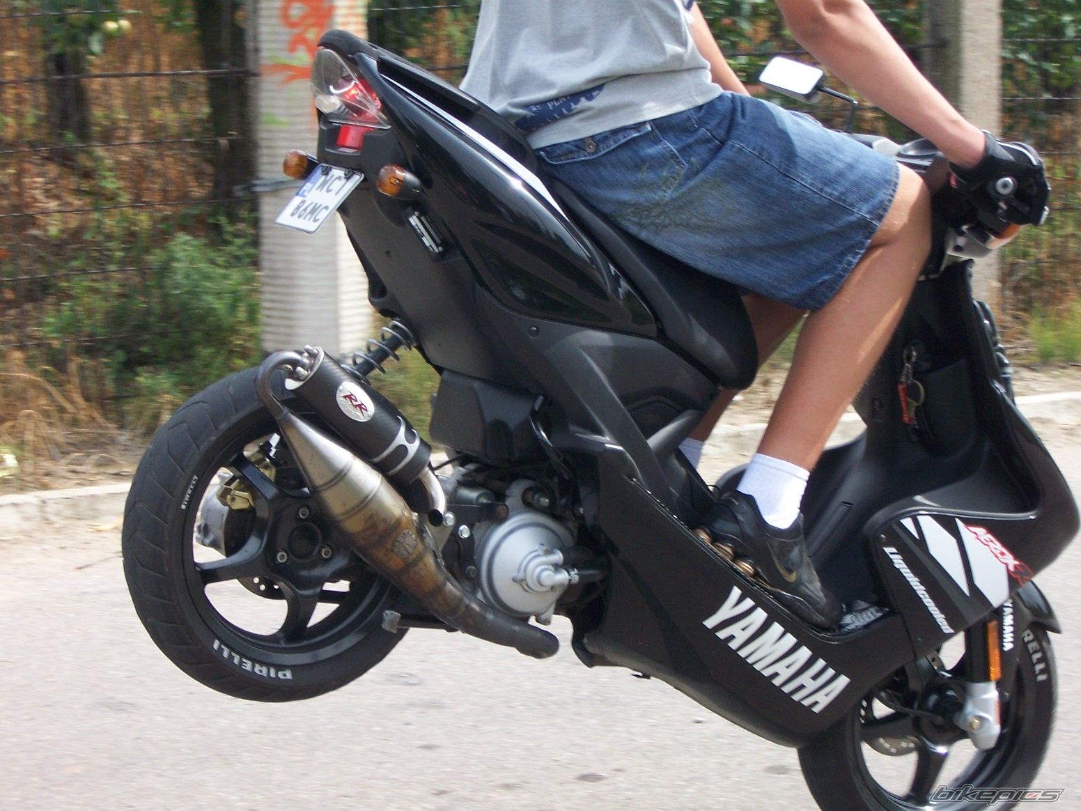 2004 YAMAHA AEROX 50 | Picture 987935 motorcycle photo