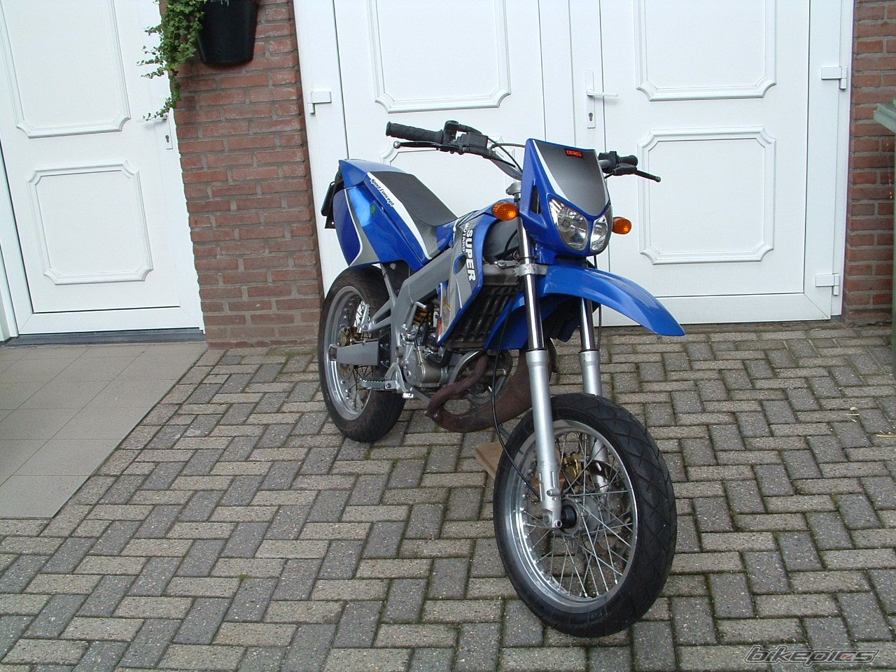    | Picture 990111 motorcycle photo